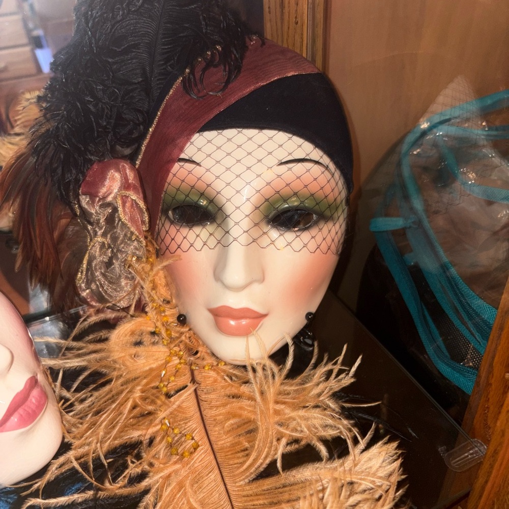 Vintage Style Feathered Hat with Veil